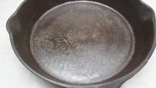 Unknown Brand Cast Iron Skillet # 8 See Pictures For Details