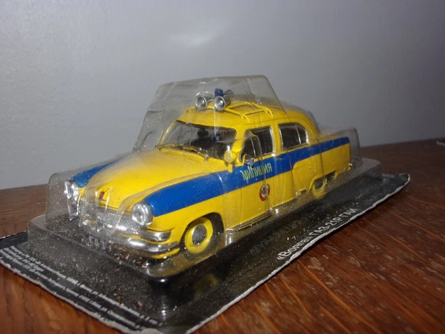 1/43 1/43eme Ixo voiture russe URSS Russia Gaz Volga 21 Police Polizei Policia
