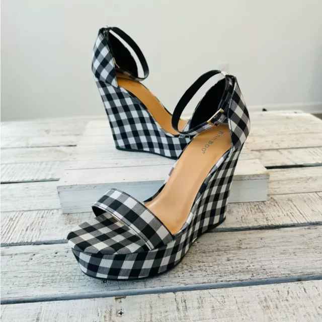 Bamboo Platform Wedges Black and White Checkered Size 10