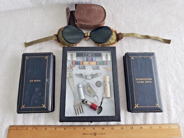 WW2 US Army Air Corps Pilot Grouping - Medal (Named), Goggles, Personal Effects WW2 US Army Air Corps Pilot Grouping - Medal (Named), Goggles, Personal Effects