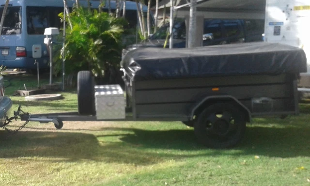 2009 Customline camper trailer