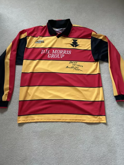 partick thistle football shirt. Signed.Vintage