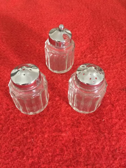 lot de 3 pots à sel sucre et poivre (lot n°171)