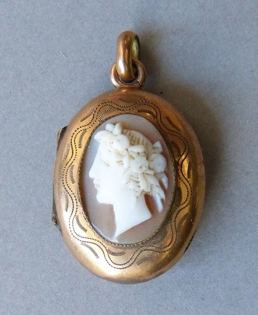 Pendentif Porte-Photo Ancien Avec Onyx Et Croix - Bijou XIXe Siècle