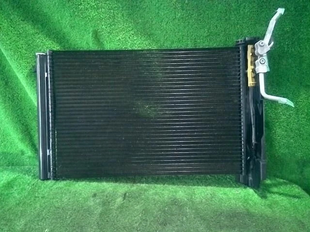 BMW Serie 1 2005 GH-UF16 Condensatore [usato] [PA13659611]