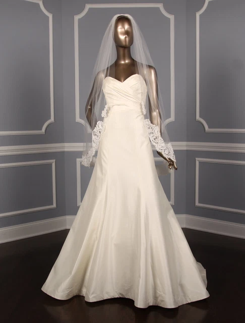TONI FEDERICI Courtney 10-730 Light Ivory Fingertip Length Lace Edge Bridal Veil