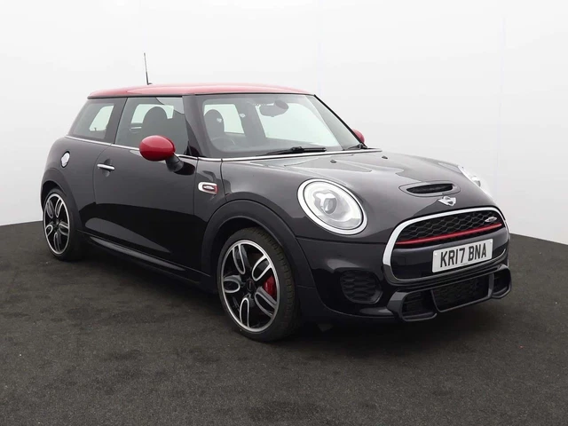 2017 MINI Hatch Mini Hatch 2.0 John Cooper Works 3dr Nav Chili Pack 18in Alloys
