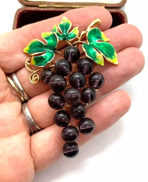 Gorgeous Large Bunch of Purple Grapes on Vine Costume Brooch - 7cm Long - BN