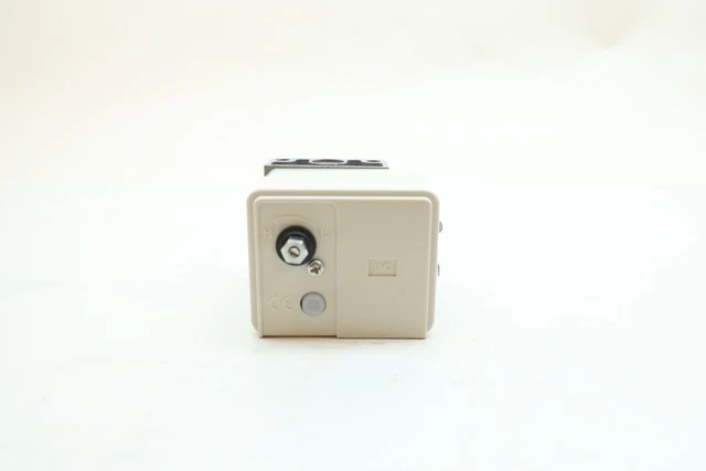 Smc IS3000-02L1 0.1-0.7mpa Pressure Switch