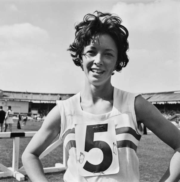 ENGLISH ATHLETE ANN Packer at White City Stadium London 1964 OLD PHOTO