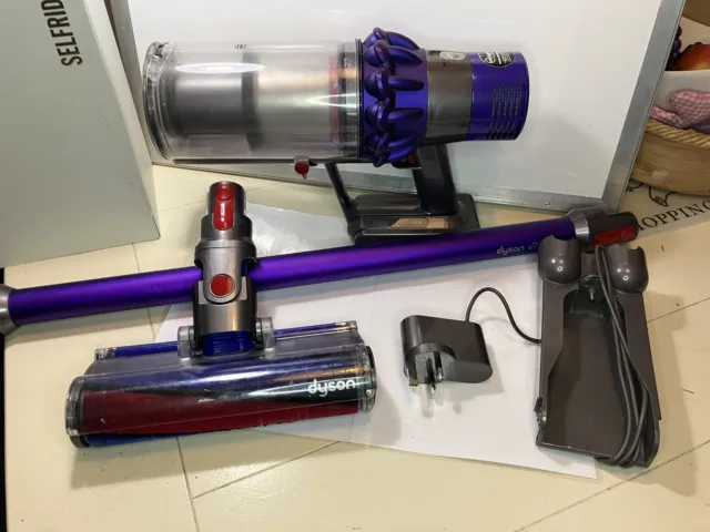 Dyson Vaccum Cyclone V10 Animal Cordless Cleaner Working Read Below Used
