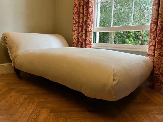 Howard and Sons Antique Sofa Daybed Chaise