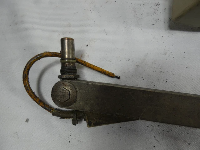 Ancienne lampe industrielle ou d'atelier à restaurer 9