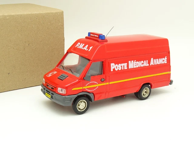 Microbus Iveco Daily Minibus Pompiers – Old Cars SB – Échelle 1/43 (occasion, Sans Boîte)