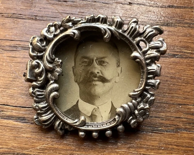 Broche porte photo ancienne - metal argente