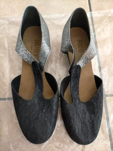 Ladies Dance Shoes Size 7.5