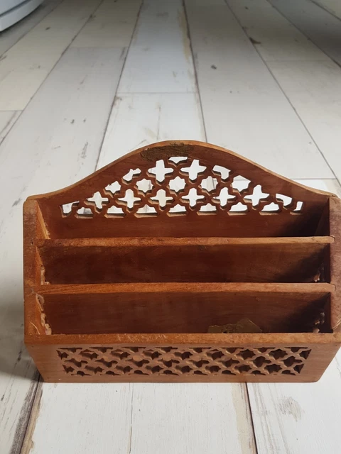 Soporte/estante vintage para letras y bolígrafo de madera tallado a mano