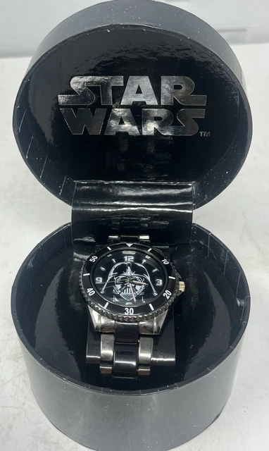 Sleek Black Accutime DAR2000 STAR WARS Darth Vader Mens Wristwatch With Case