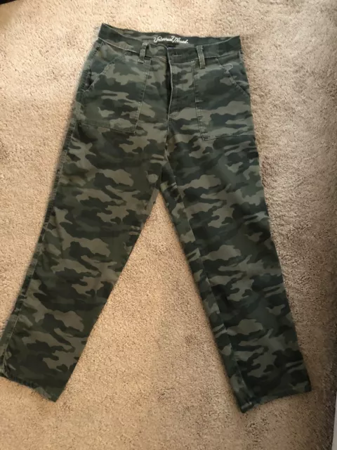 Universal Thread Camo High Rise Straight  10/30 Women’s Jeans