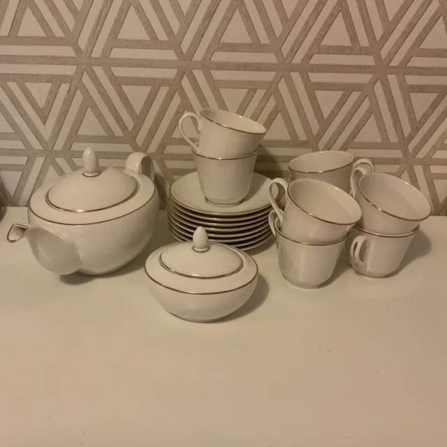 Royal Doulton Warwick Gold Tea Pot Sugar Bowl Tea Cups And Saucers X8