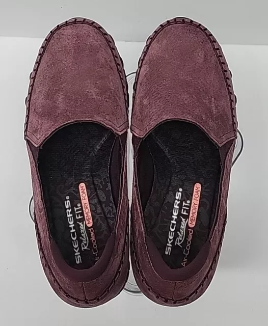 Skechers Womens Loafer Shoes Sz 7.5M Plum Suede Relaxed Fit Memory Foam Slip On