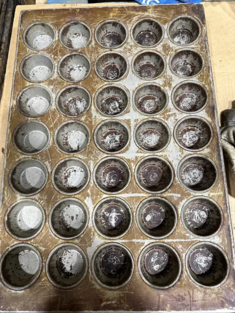 Full sheet muffin cake baking pan 35 cup measures roughly 2 5/8X1 5/8 Lot of 6