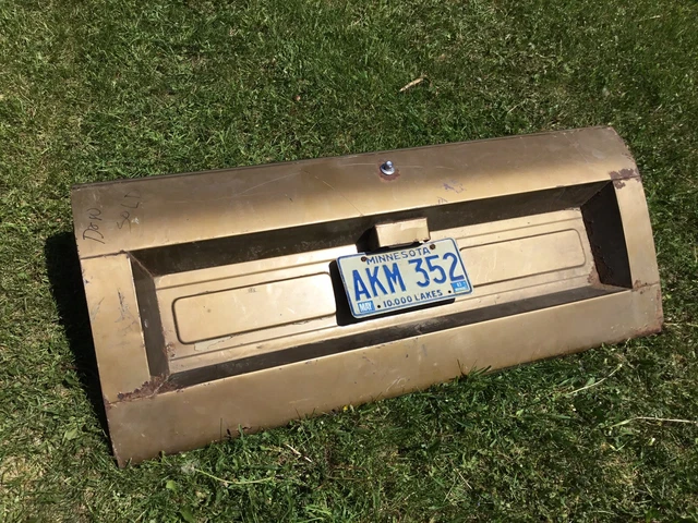￼1971-1980 International scout II Tailgate, Original