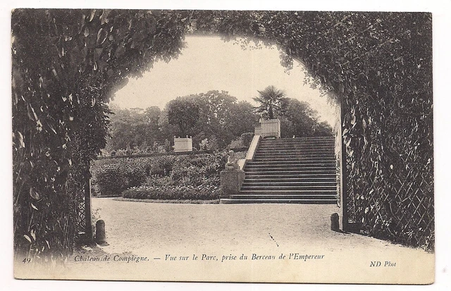 château de compiègne , vue sur le parc ,prise du berceau de l'empereur