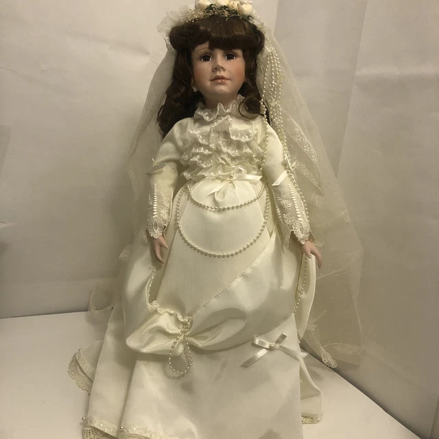 Porcelain Bride Doll Wimbledon Collection 1980s Victoria A061 Lexington Hall Ltd