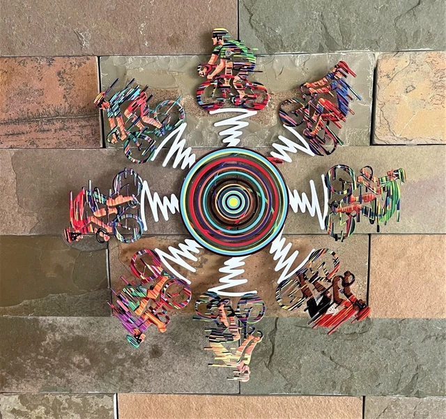 Pop art Metal "Cuenco de ciclistas" escultura pintada a mano por DAVID GERSTEIN