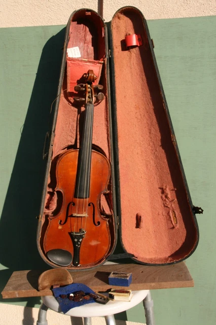 violon ancien étiquette après guarnérius......lot N° 2 .