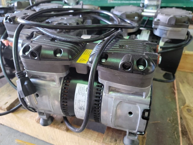Gast 1/2HP Air Compressor Vacuum Pump 87R647-V46-N470X Gast 1/2HP Air Compressor Vacuum Pump 87R647-V46-N470X