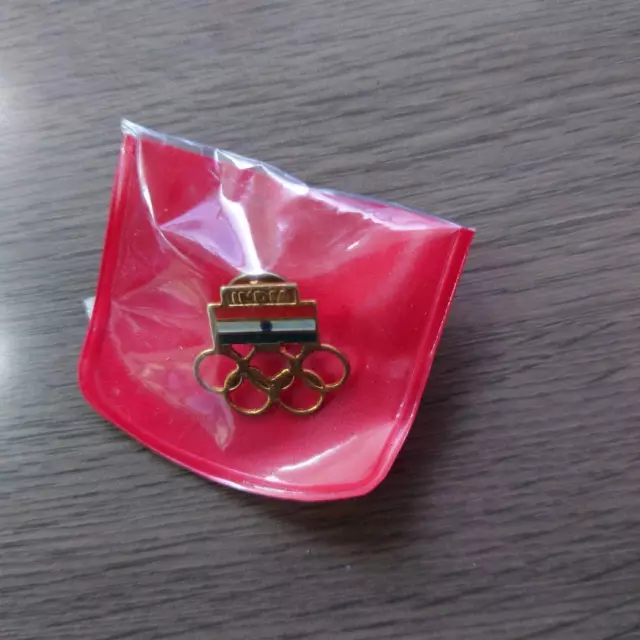 Y India Indian Olympic Committee Pin Badge Rare Novelty