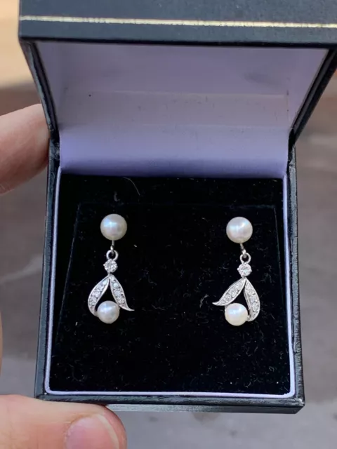 14ct gold diamond cultured pearl earrings boxed