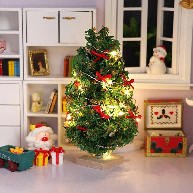 1x Dollhouse 1:12 Scale Miniature Christmas Tree Gift w/ Lights Party Decoration