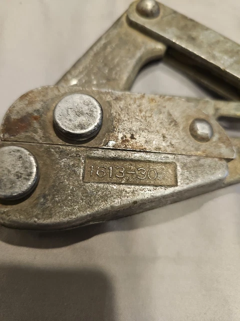 2 Klein Chicago Grips Cable Wire Pullers Vintage #1613-30 Functional 9 1/2" 3