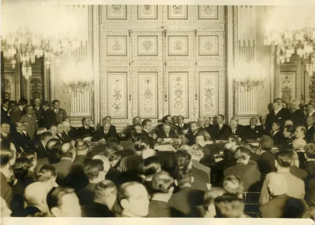 "Mr BRIAND présidant la S.D.N. à Paris 1931" Photo originale G.DEVRED (Agce ROL)