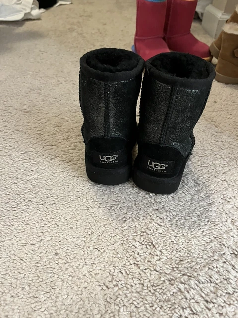 UGG TODDLER CLASSIC BOOTS SIZE 6T BLACK METALLIC SPARKLE. Read Description