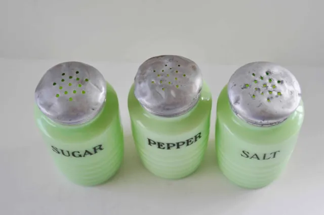 1930s Vintage Jeannette Jadeite Green Beehive Glass Salt & Pepper Sugar  Shakers 2