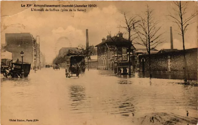 CPA Le XV arr. Inonde. L'Avenue de Suffren pres de la Seine (562025)
