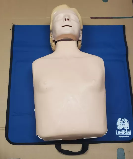 LAERDAL LITTLE ANNE TORSO EMT QCPR ADULT MANIKIN Nurse TRAINER w/Floor mat LAERDAL LITTLE ANNE TORSO EMT QCPR ADULT MANIKIN Nurse TRAINER w/Floor mat