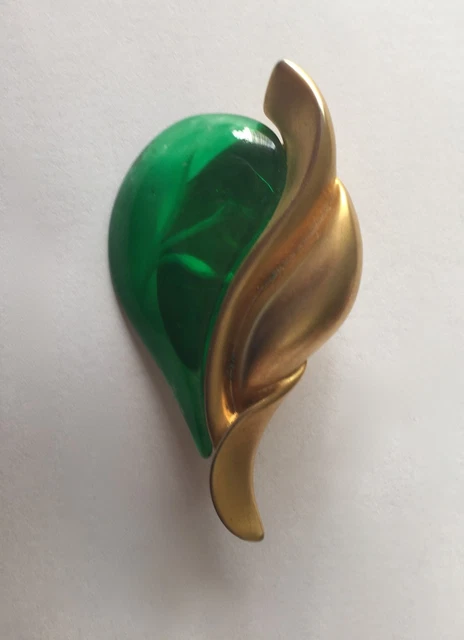 Belle Broche Vintage Des Années 60 - Design Globulaire En Métal Doré Et Altuglas - Pièce Originale Sans Marque