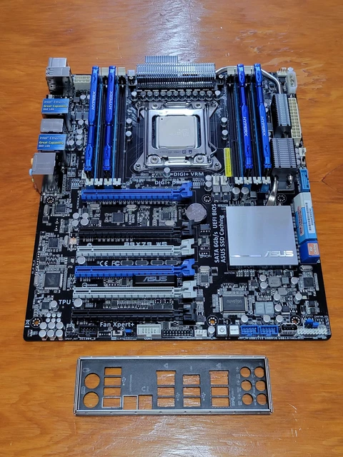 ASUS P9X79 WS LGA2011 Intel i7-3820 Kingston HyperX 32GB DDR3