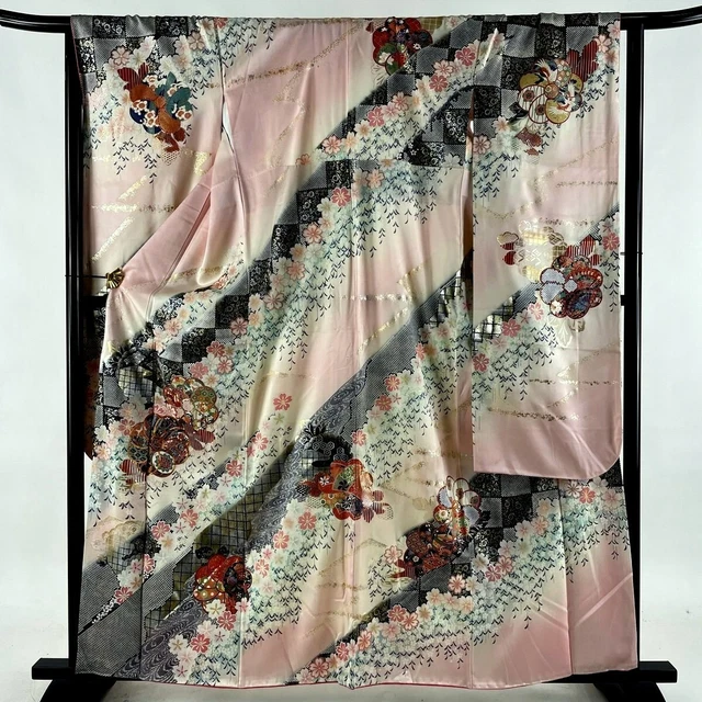Japanese kimono SILK"FURISODE" long sleeves, Gold thred , Embroidery, 5' 3".3267 2