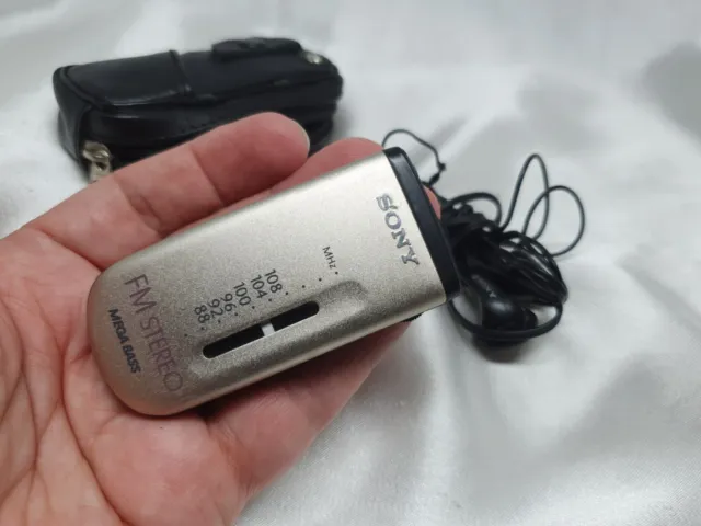 Sony rarità SRF S50 basso mini radio con cuffie e astuccio