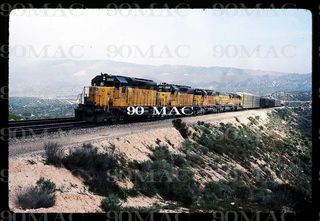 UNION PACIFIC-UPRR. EMD SD40-2 #3800. Cajon Pass (CA). Original Slide 1986.