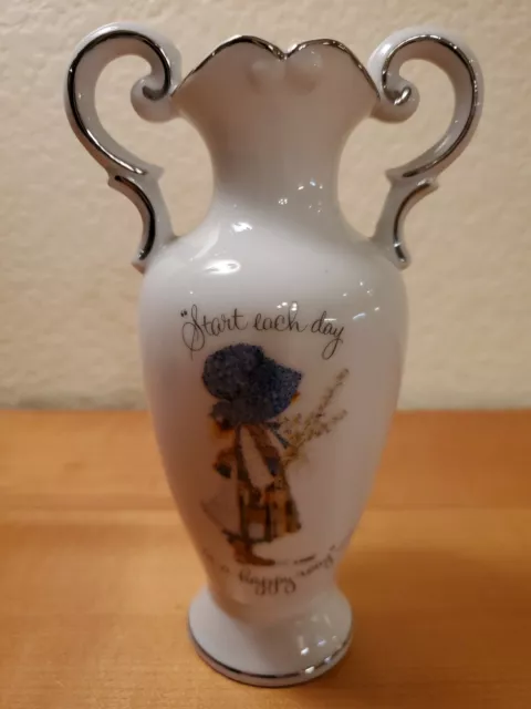 Vintage Holly Hobbie "Start Each Day in a Happy Way" Bud Vase ~ EUC