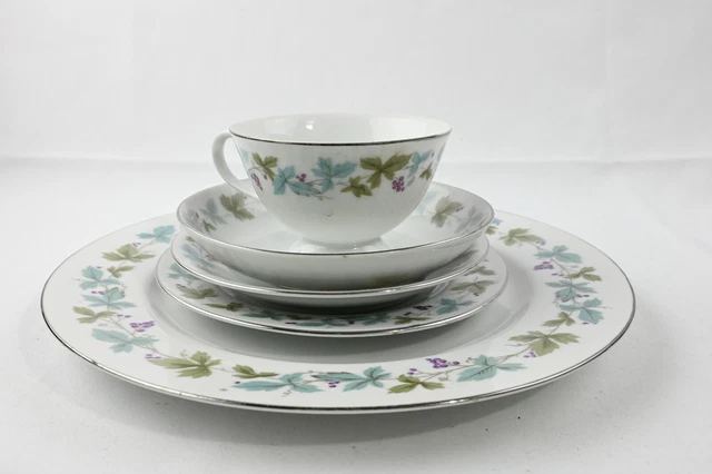 Vintage by Fine China Japan Grape Vine Pattern Place Setting (SET OF 5)