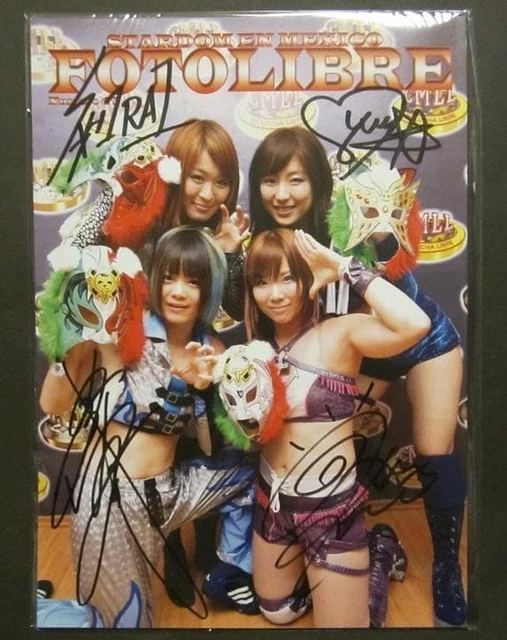 FOTOLIBRE Io Shirai & Mayu Iwatani IO SHIRAI MAYU Iwatani