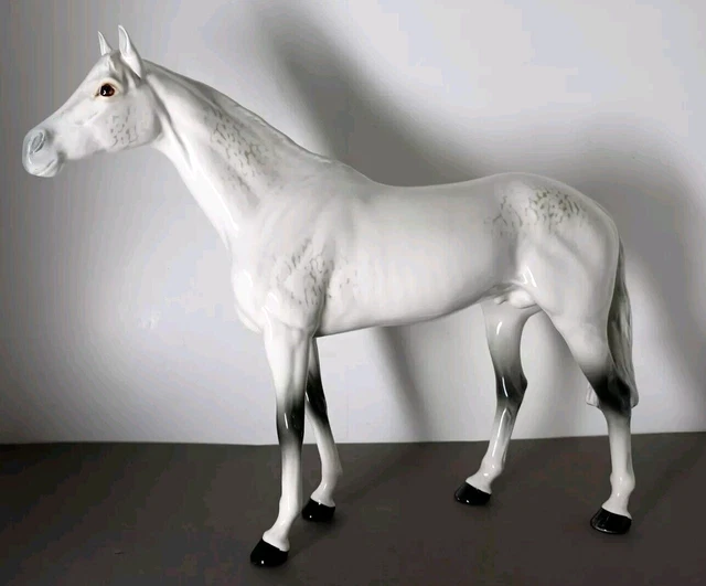 Grande Figurine Cheval Éleveur en Porcelaine de Goldschneider, 20ème Siècle en vente sur